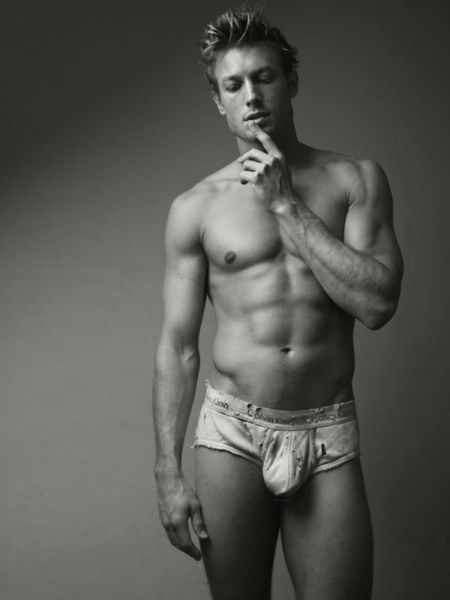 Jeff-Kasser-Erotismo-De-Hombre-Burbujas-De-Deseo-01-525x700.jpg
