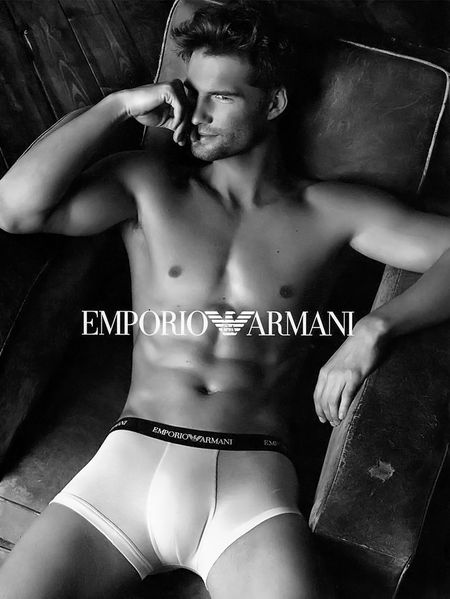 tomas-skoloudik-emporio-armani-31.jpg