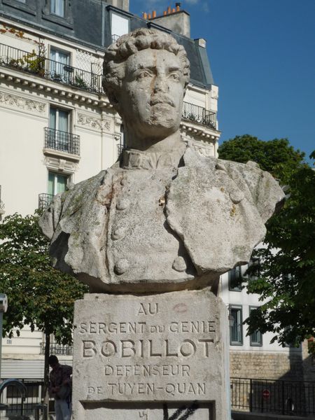 Statue Bobillot - Sergent du Génie 1860-1885 - mort au Ton