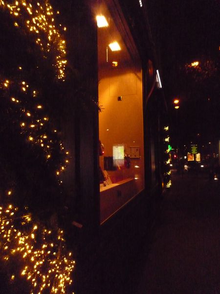 Avenue Victor Hugo - vitrine la nuit - Noël