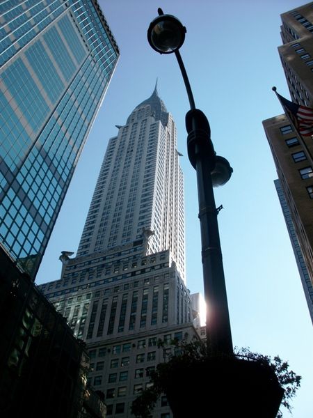 21-La-tour-Chrysler-.JPG