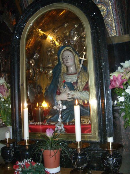 Calvary-Mary-statue--station-13---cc---sailorwinds--parousi.jpg