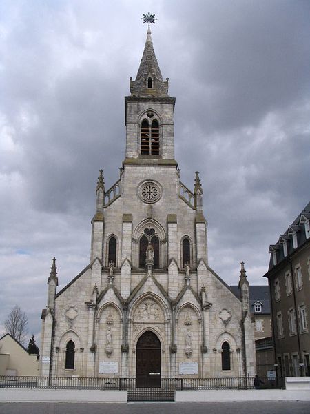 Issoudun-Basilique-Notre-Dame-du-Sacre-Coeur--Indre---paro.jpg