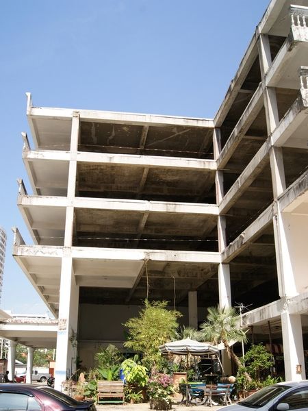 Parking-jomtien-complex.jpg