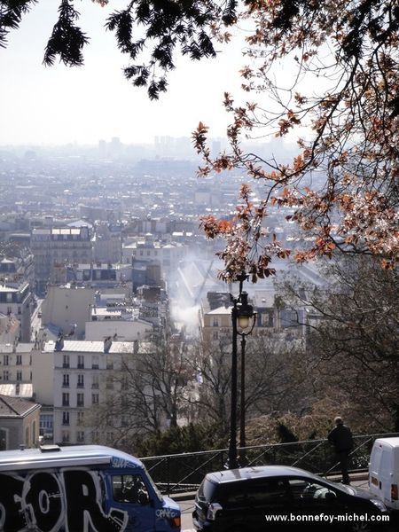 Incendie Elysée Monmartre 12 h. - Vue du Sacré Coeur Incendie Elysée Monmartre 12 h. - Vue du Sacré Coeur