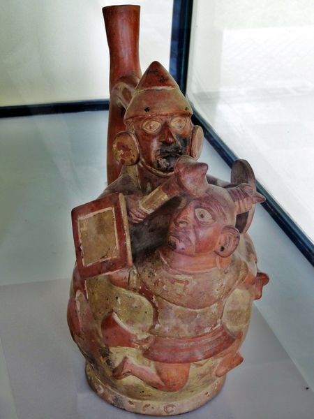 Lima-musee-Larco-poterie-guerrier.jpg