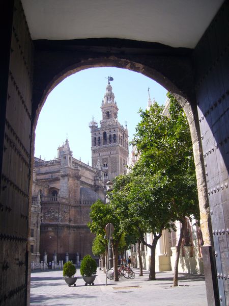 Seville porte sur Giralda