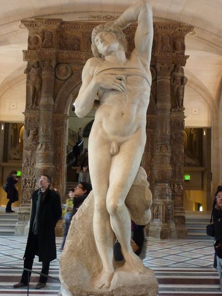 R Louvre 1