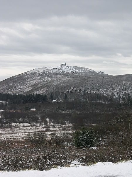 450px-4 Le Mont-St-Michel de Brasparts sous la neige