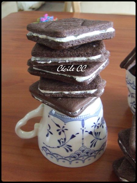 biscuit-chocolat-fourre-vanille-1.3.jpg