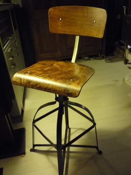 Chaise d'atelier ancienne Bienaise 1940
