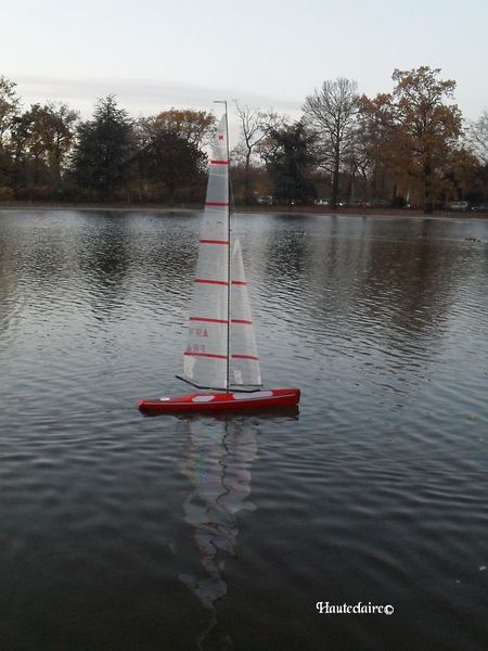 bateau-rouge.jpg