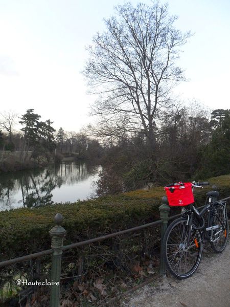 velo-sacoche-rouge-couleur.jpg