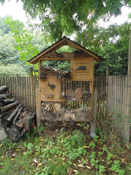 Hotel nichoir pour abeilles et insectes pollinisateurs (5)