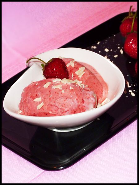 glace-fraise-sauce-choco-1.jpg