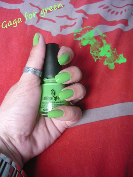 china glaze Gaga for green 1033 Electropop 2 couches