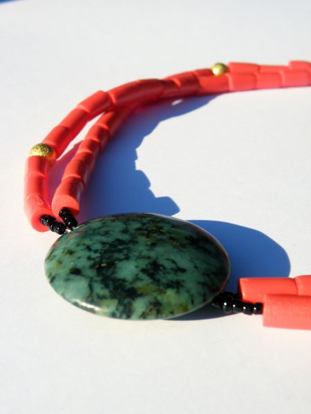 collier ethnique jade dafricaine et corail fimo shamhalo