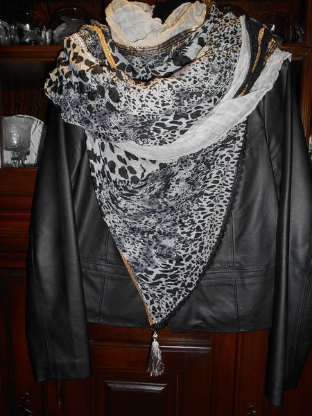 foulard-leopard-or-et-argent.jpg
