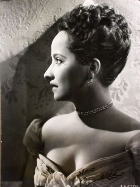 MERLE OBERON.-61