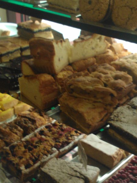 La patisserie viennoise une adresse dont je ne me lasse pas , à chaque venue a Paris je passe y faire un tour pour gouter de nouvelles patisseries toutes