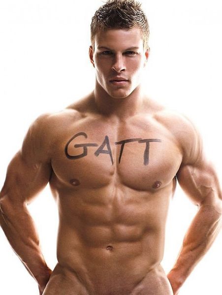Stefan-Gatt-Sexy-Hunk-Burbujas-De-Deseo-08-527x700.jpg