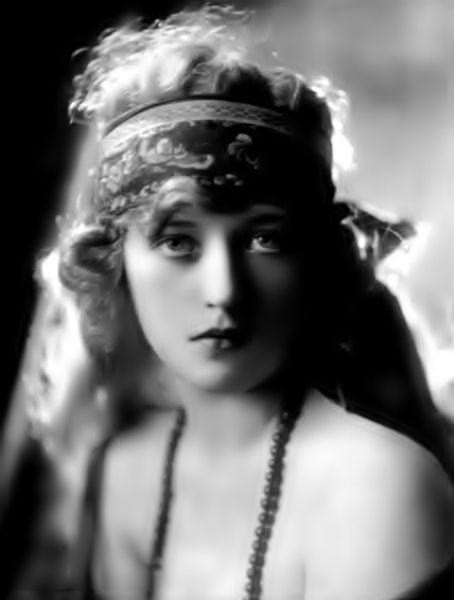 MARION DAVIES-01