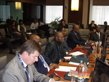 TABLE-RONDE-DE-BXL-PRESIDIUM-P1011894-CHEIKFITANEWS.JPG