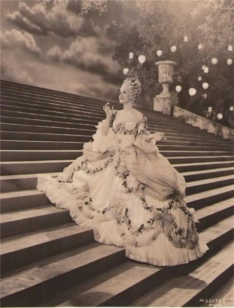 NORMA SHEARER---01