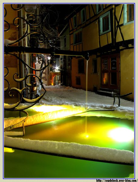 fontaine-riquewihr-neige---nuit 4211