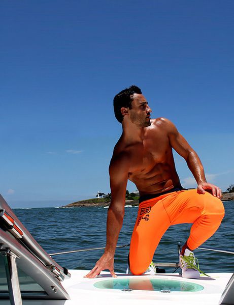 rufskin-sport-and-swimwear-01.jpg