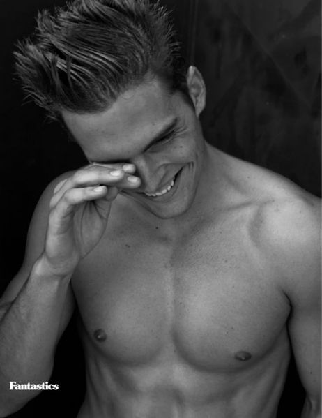 Zach-Ramos-InLine-FantasticsMag-Burbujas-De-Deseo-04-540x70.jpg