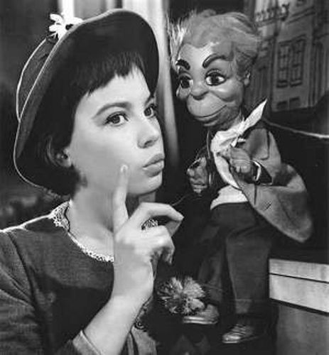 LESLIE CARON-15