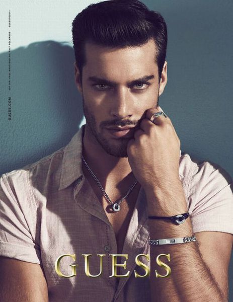 Goncalo-Teixeira-Guess-Accessories-Burbujas-De-Deseo-01.jpg