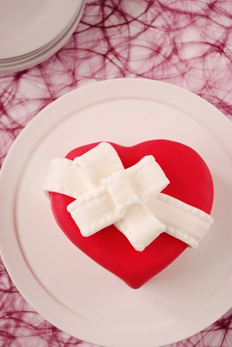 Gâteau en forme de coeur (pâte à sucre) - Confessions d'une gourmande
