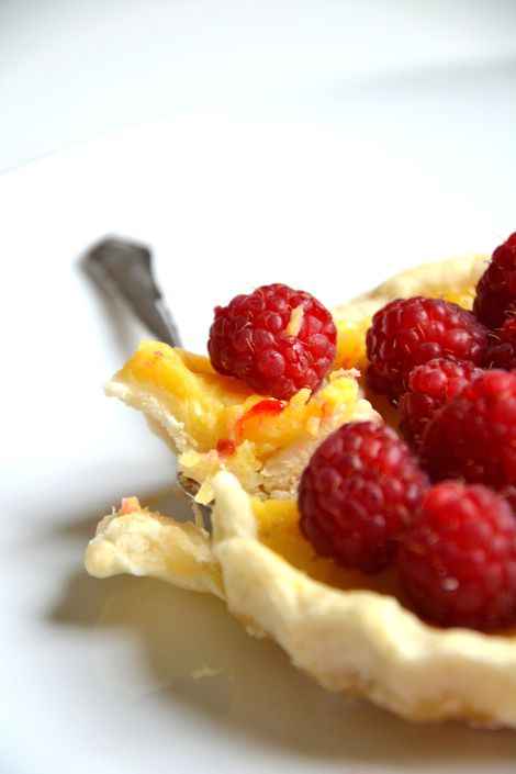 Tarte-citron-framboises7-.JPG