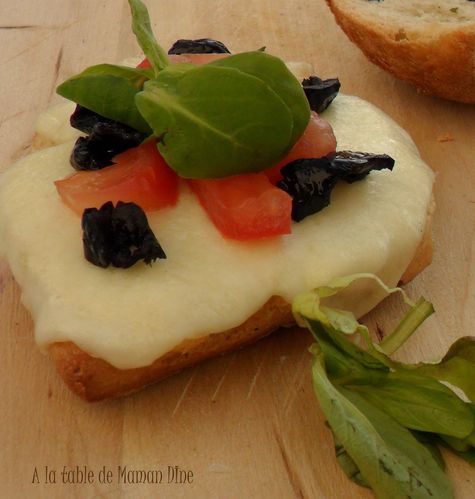Bruschettas-tomate-mozza-a-la-mache.jpg