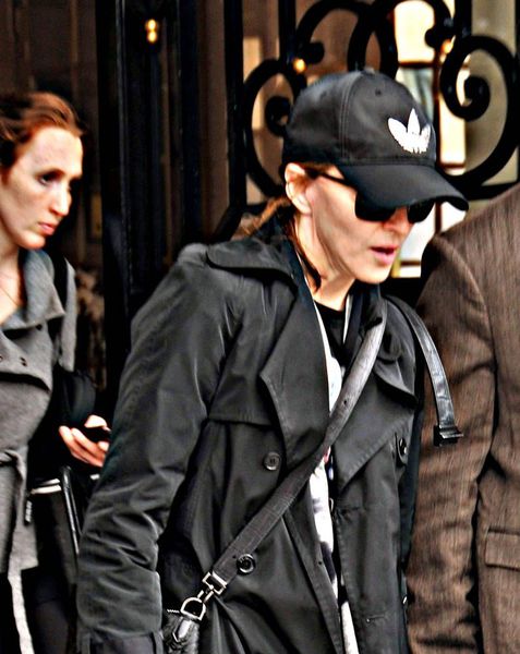 20120712-pictures-madonna-out-and-about-paris-ritz-04