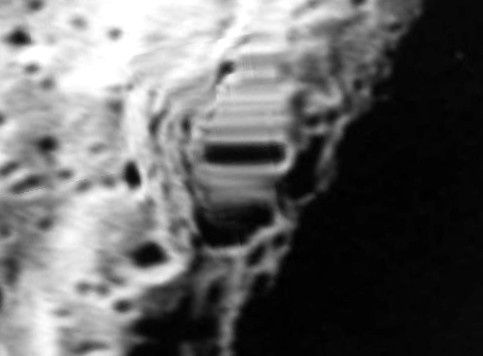Info ou intox: Etranges structures et phénomènes sur la Lune - Page 8 Z-man