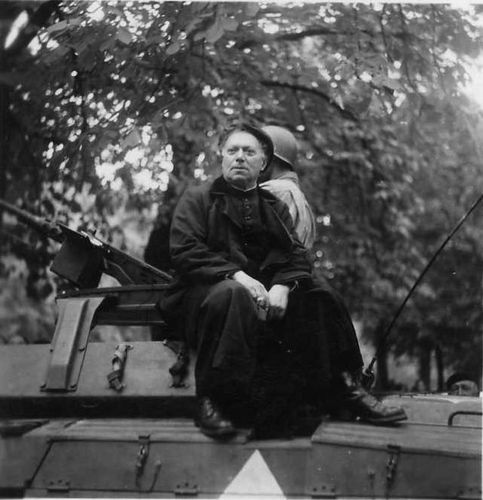Chanoine-Kir-liberation-1944.jpg