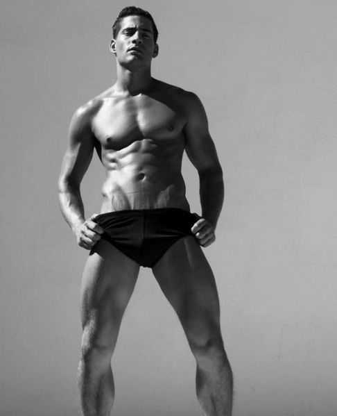 Logan-Swiecki-Taylor-Rufskin-Rufletic-Underwear-Bu-copie-1.jpg
