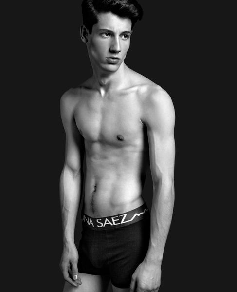 nicolas-ripoll-Ona-Saez-underwear-homotography-1.jpg