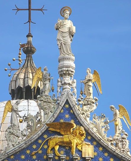 452px-San Marco cathedral in Venice lion de st Marc sur la