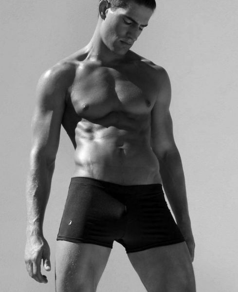 Logan-Swiecki-Taylor-Rufskin-Rufletic-Underwear-Bu-copie-3.jpg