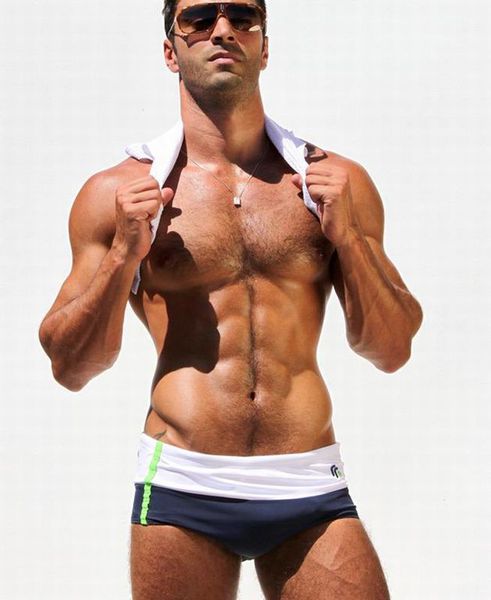 Rodiney-Santiago-Hot-Body-Rufskin-Burbujas-De-Deseo-09.jpg