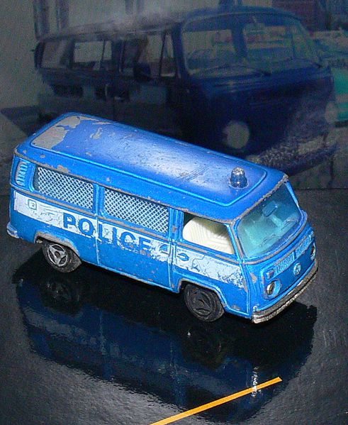 volkswagen-T2-police-majorette.jpg