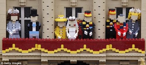 kate-william-en-lego-mariage-1.jpg