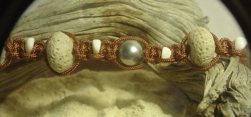 Bracelet Shambalha avec une perle de Tahiti...