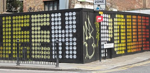 Londres-street-art-Hackney-Eine-smiley-8123.jpg