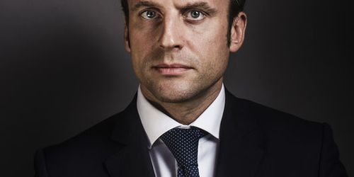 Macron-02.jpg
