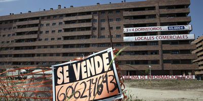7535A8-2_a-sign-is-seen-in-front-of-mostly-empty-apartment-.jpg